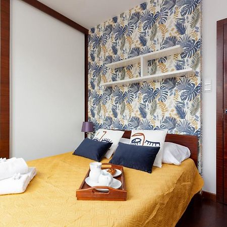 ורשה Spacious Suite With A Hammock And Terrace By Renters Prestige מראה חיצוני תמונה