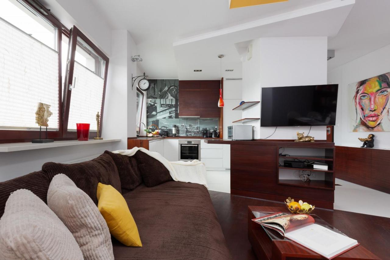 ורשה Spacious Suite With A Hammock And Terrace By Renters Prestige מראה חיצוני תמונה