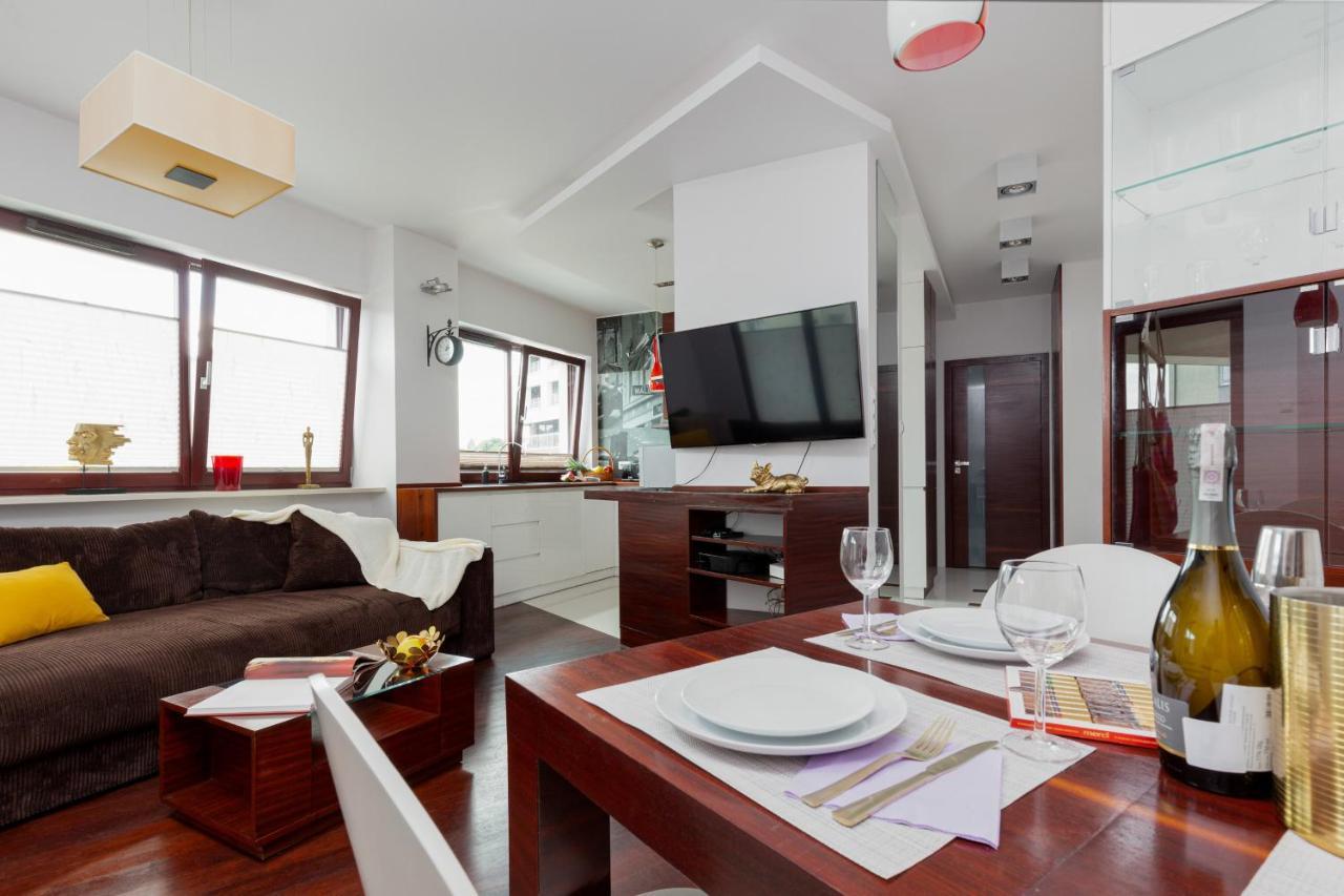 ורשה Spacious Suite With A Hammock And Terrace By Renters Prestige מראה חיצוני תמונה