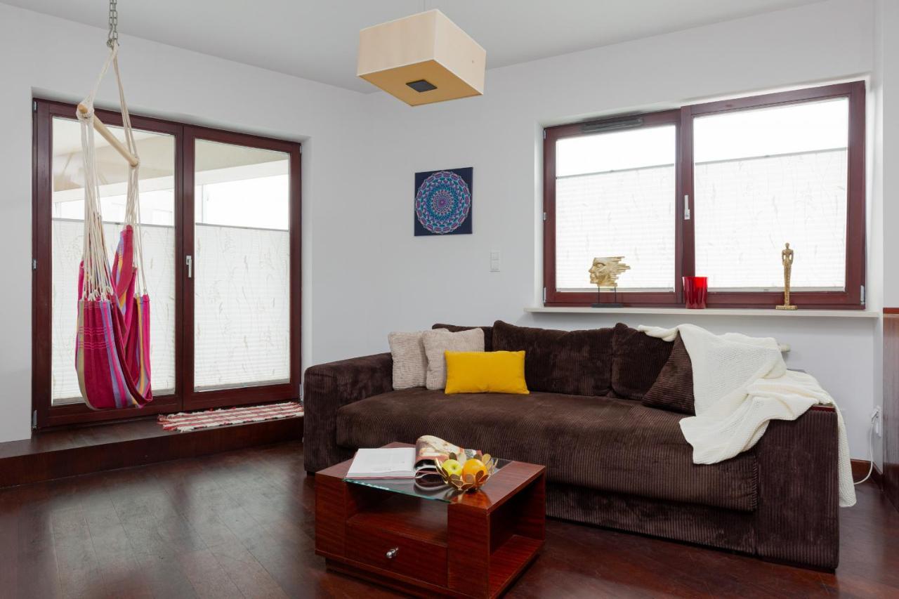 ורשה Spacious Suite With A Hammock And Terrace By Renters Prestige מראה חיצוני תמונה
