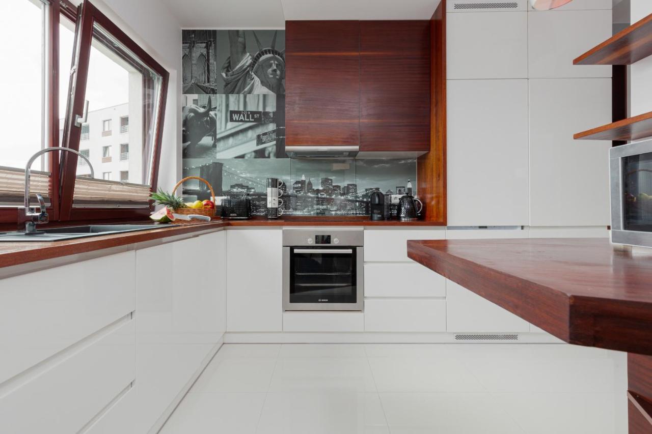 ורשה Spacious Suite With A Hammock And Terrace By Renters Prestige מראה חיצוני תמונה