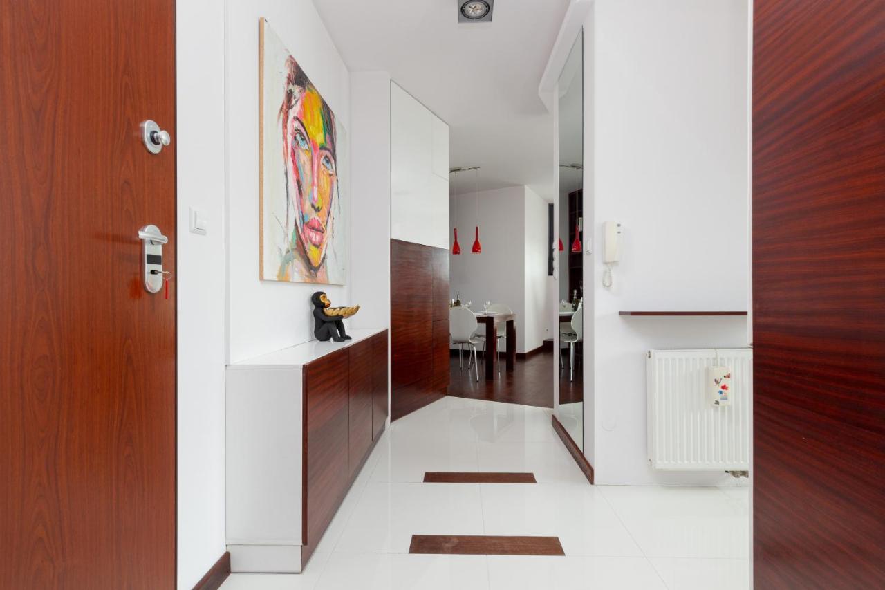 ורשה Spacious Suite With A Hammock And Terrace By Renters Prestige מראה חיצוני תמונה