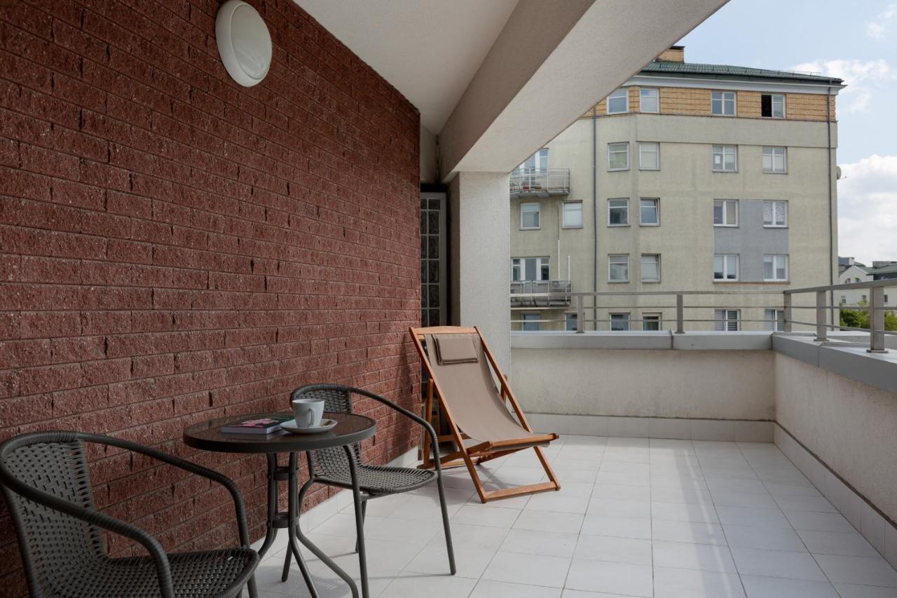 ורשה Spacious Suite With A Hammock And Terrace By Renters Prestige מראה חיצוני תמונה